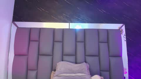 Mia online show from 02/27/26, 12:05