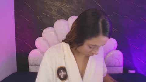 Snapshot of miaabrown__ chatting on 05/01/26, 12:10 Mia online show from 05/01/26, 12:10