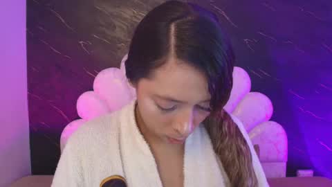 Snapshot of miaabrown__ chatting on 05/07/26, 12:10 Mia online show from 05/07/26, 12:10