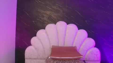 Snapshot of miaabrown__ chatting on 05/16/26, 12:04 Mia online show from 05/16/26, 12:04