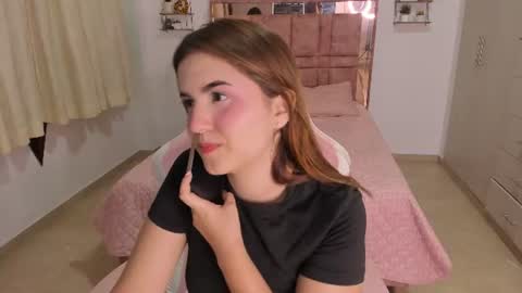 Snapshot of miaacute2 chatting on 07/18/26, 06:39 Mia online show from 07/18/26, 06:39