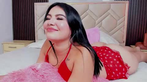 Snapshot of miaafarrel chatting on 12/13/25, 07:53 Miaa Farrel online show from 12/13/25, 07:53