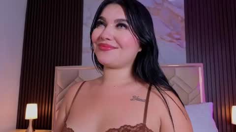 Snapshot of miaafarrel chatting on 07/11/26, 10:11 Miaa Farrel online show from 07/11/26, 10:11