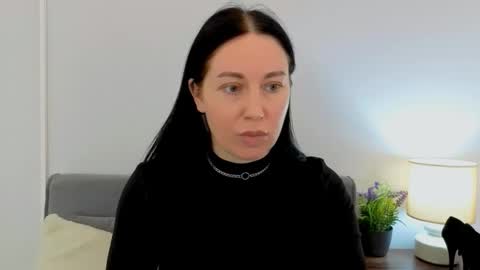 Mia online show from 03/26/26, 04:34