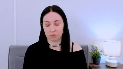 Mia online show from 04/02/26, 03:20