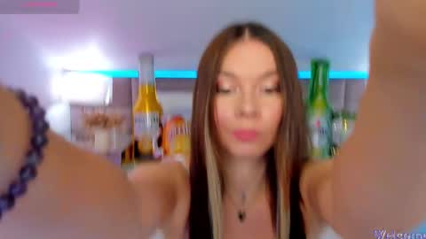 Mia online show from 09/20/25, 07:37