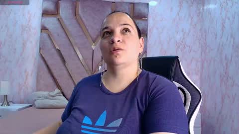 Im Miss Mia online show from 12/13/25, 08:36