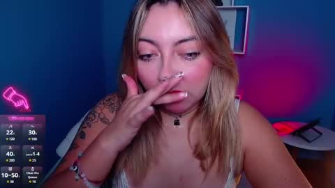 Snapshot of miaawild chatting on 12/08/24, 11:24 Andrea online show from 12/08/24, 11:24