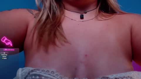 Snapshot of miaawild chatting on 12/08/24, 02:30 Andrea online show from 12/08/24, 02:30