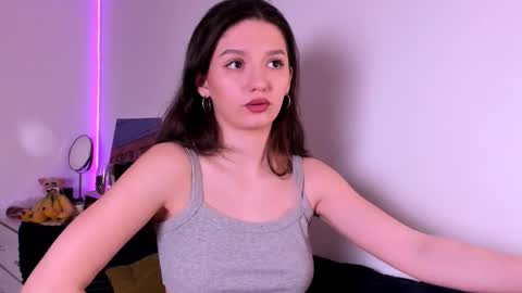 mia online show from 03/25/26, 06:58