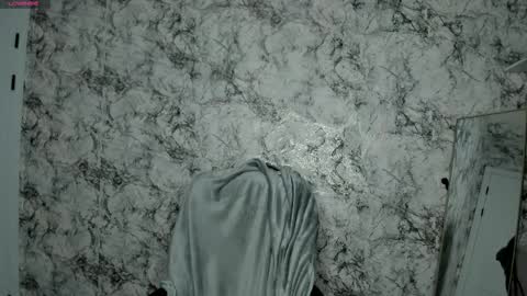 Mia online show from 04/01/26, 06:38