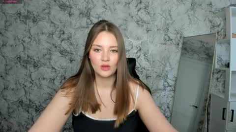 Snapshot of miabrian chatting on 05/09/26, 11:04 Mia online show from 05/09/26, 11:04