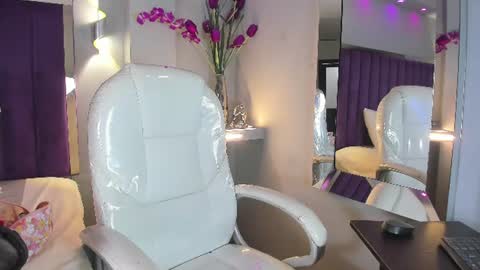Snapshot of miacamille chatting on 07/02/26, 06:47 Mia Camille online show from 07/02/26, 06:47