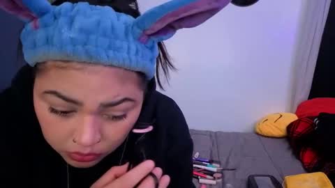 Mia online show from 03/02/26, 12:46