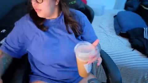 Mia online show from 04/14/26, 02:28