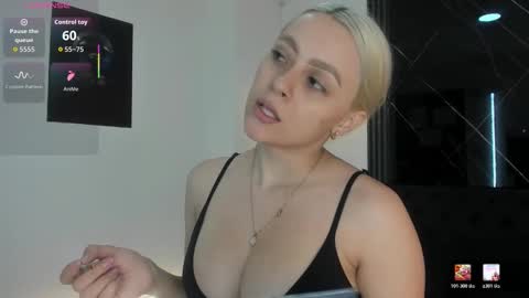 MiaCarper online show from 02/11/26, 08:47