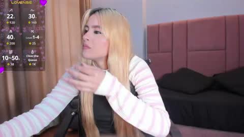 MiaCarper online show from 04/15/26, 09:15