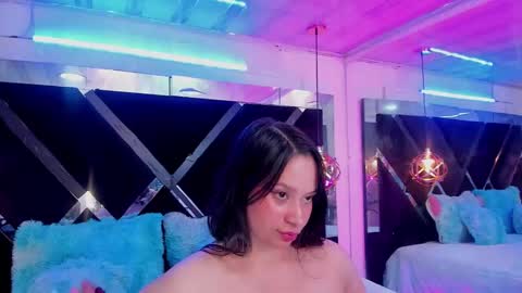 Mia online show from 03/25/26, 01:44