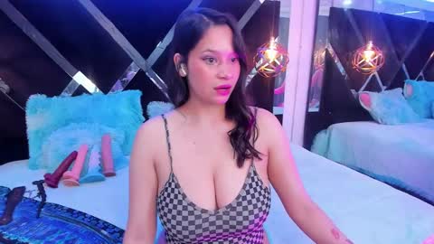 Mia online show from 03/28/26, 01:49