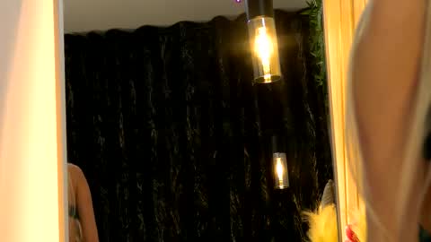 Mia online show from 02/09/26, 09:19