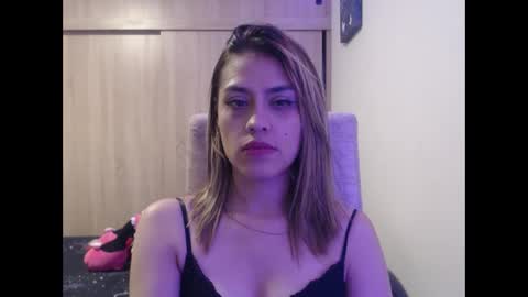 Miia  online show from 12/21/25, 04:52