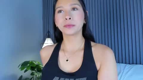 Snapshot of miacollson chatting on 06/11/26, 02:53 mia online show from 06/11/26, 02:53