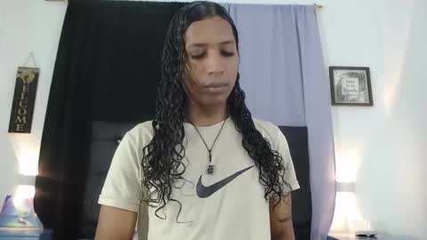 MiaCoock online show from 11/17/25, 12:22