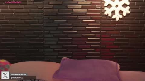 Snapshot of miadimota chatting on 12/04/24, 04:10 Mia online show from 12/04/24, 04:10