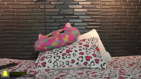 Snapshot of miadimota chatting on 12/13/24, 03:49 Mia online show from 12/13/24, 03:49