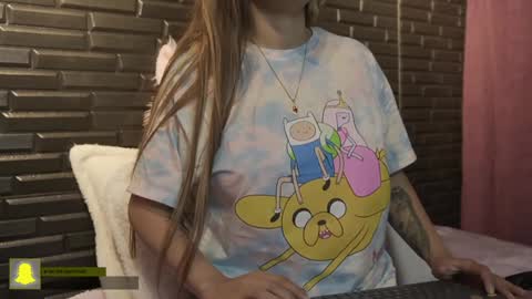 Snapshot of miadimota chatting on 01/03/25, 06:33 Mia online show from 01/03/25, 06:33