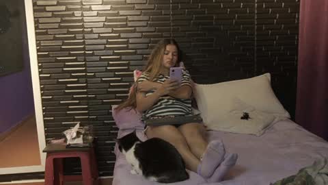 Snapshot of miadimota chatting on 01/26/25, 04:51 Mia online show from 01/26/25, 04:51