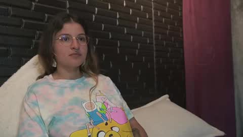 Snapshot of miadimota chatting on 02/23/25, 08:39 Mia online show from 02/23/25, 08:39