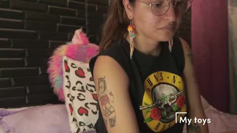 Snapshot of miadimota chatting on 03/02/25, 01:58 Mia online show from 03/02/25, 01:58