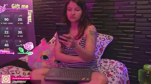 Snapshot of miadimota chatting on 09/27/25, 05:34 Mia online show from 09/27/25, 05:34