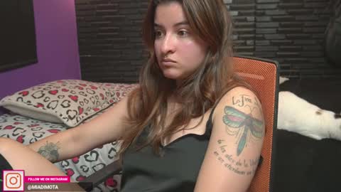 Snapshot of miadimota chatting on 11/15/25, 07:49 Mia online show from 11/15/25, 07:49