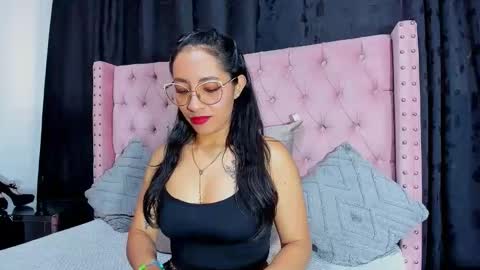 Snapshot of miadivinehyh chatting on 05/19/26, 12:55 miadivinehyh online show from 05/19/26, 12:55