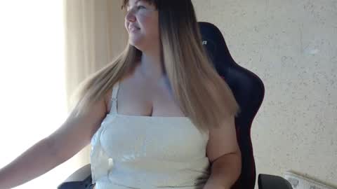 MiaFoxisJa online show from 05/17/26, 03:48