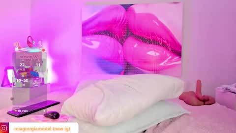 Mia  online show from 03/08/26, 01:26