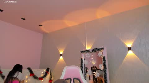 Snapshot of miagomez1 chatting on 12/10/24, 01:33 Mia Gomez online show from 12/10/24, 01:33