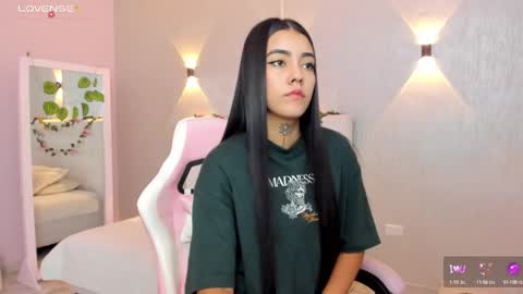 Snapshot of miagomez1 chatting on 02/15/25, 01:05 Mia Gomez online show from 02/15/25, 01:05