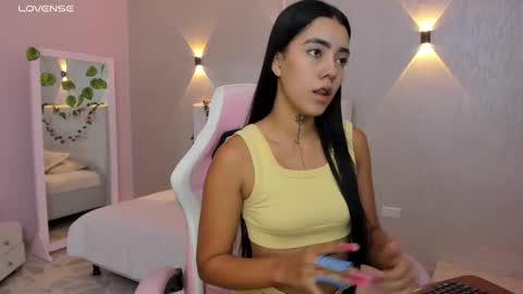 Snapshot of miagomez1 chatting on 02/18/25, 01:44 Mia Gomez online show from 02/18/25, 01:44