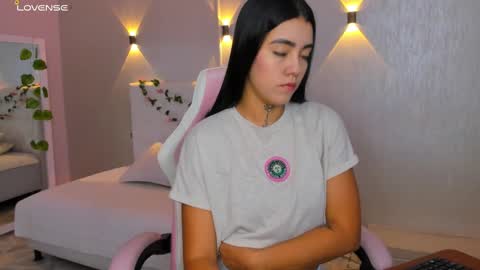 Snapshot of miagomez1 chatting on 02/20/25, 12:57 Mia Gomez online show from 02/20/25, 12:57