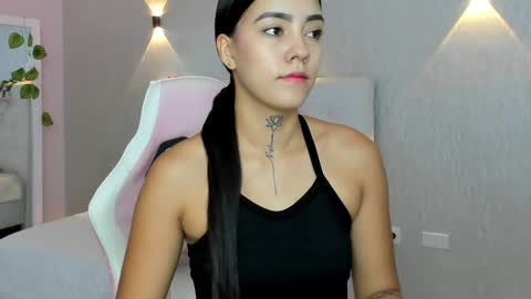Snapshot of miagomez1 chatting on 03/04/25, 12:33 Mia Gomez online show from 03/04/25, 12:33