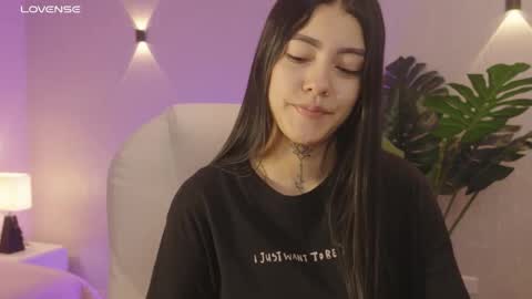 Mia Gomez online show from 11/03/25, 12:39