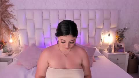 Snapshot of miagreys_ chatting on 06/23/26, 08:29 mia greys online show from 06/23/26, 08:29