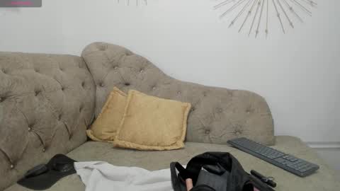 Miah Collins online show from 09/19/25, 07:58