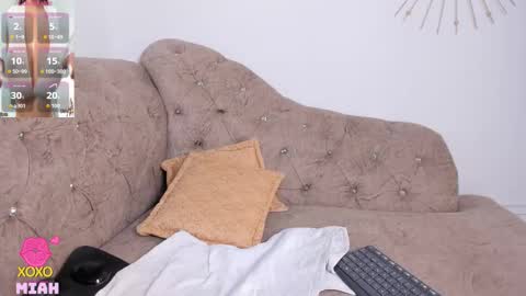 Miah Collins online show from 12/19/25, 07:15