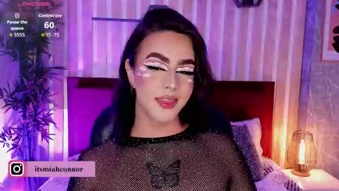 Mia Connor online show from 11/11/25, 07:47