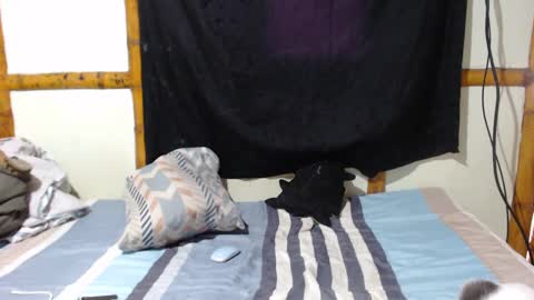 Mia  Sam online show from 10/06/25, 08:39