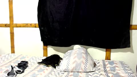 Mia  Sam online show from 12/22/25, 07:55